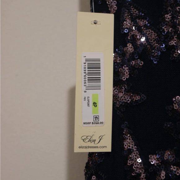 Eliza J petit feather - Picture 5 of 10